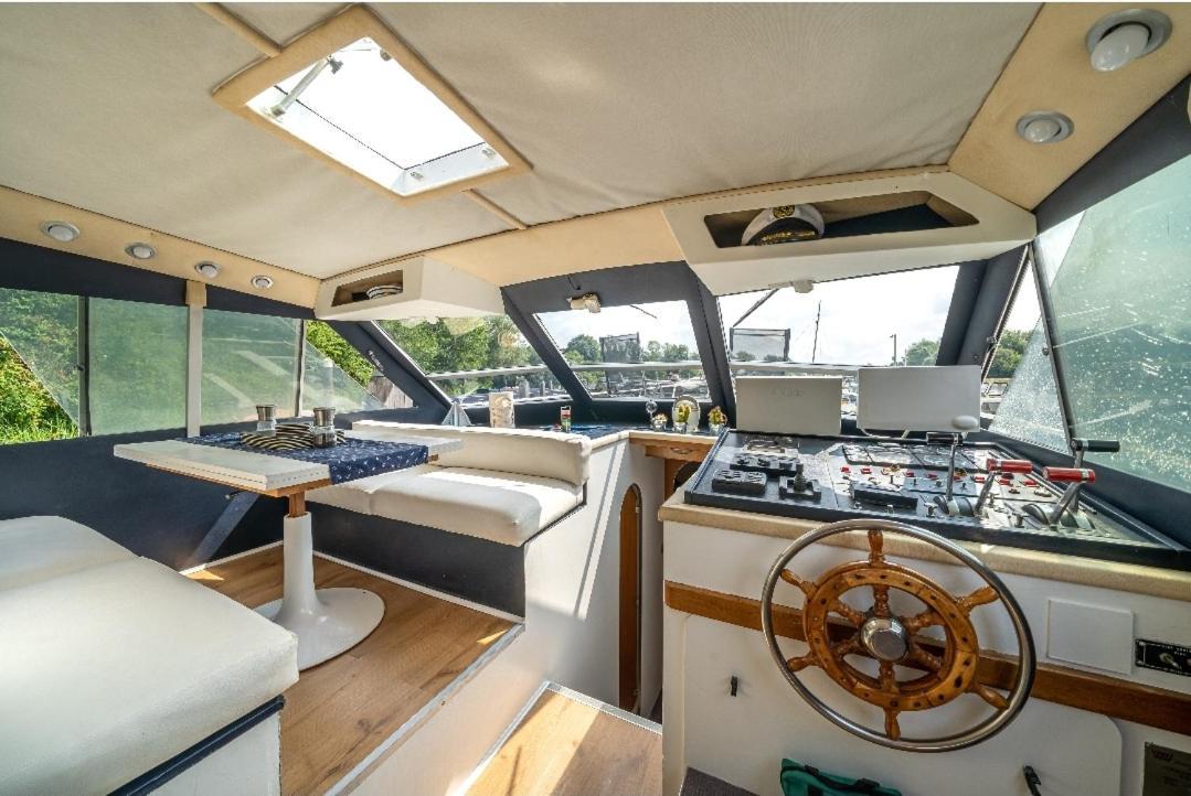 Hotel Eucala motor yacht East Molesey Exterior foto